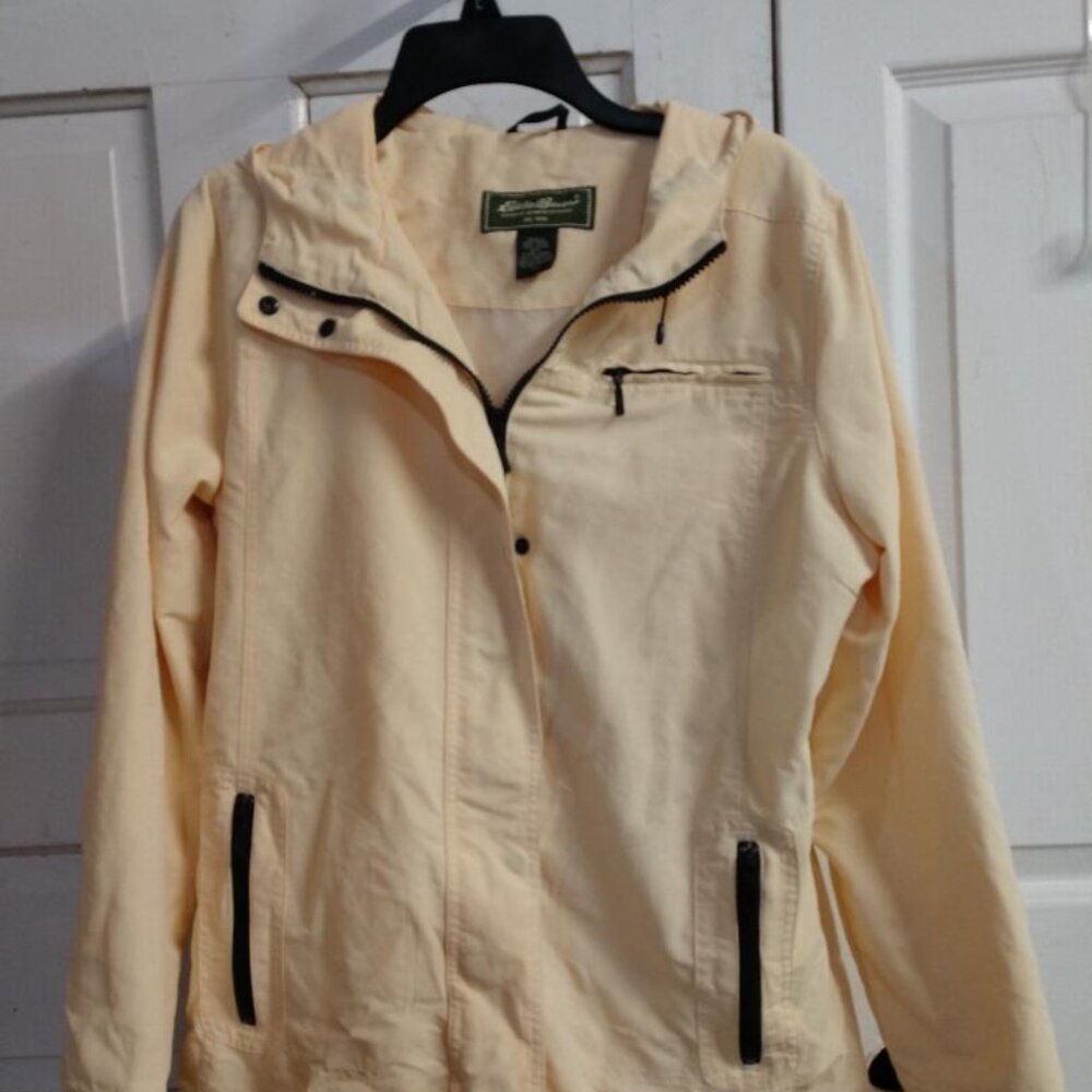 Women's Vintage Hooded Cream Lightweight/Rain Jacket - Eddie Bauer Size M